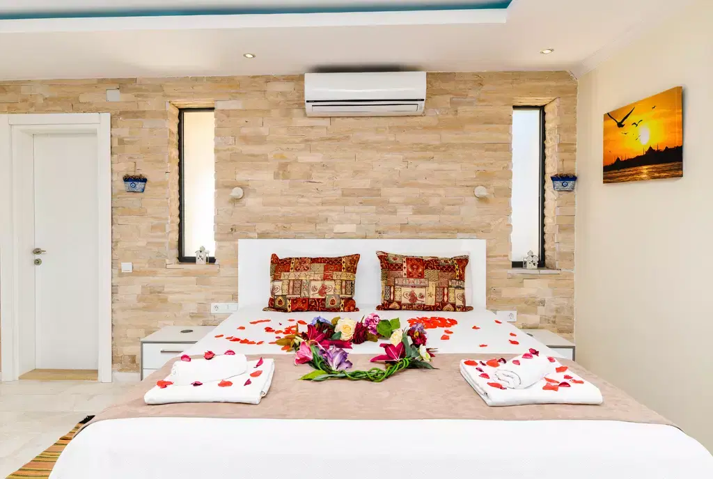 Honeymoon Villa - Heated Bedroom Pool & Sheltered Privacy in Islamlar image 2 of 78